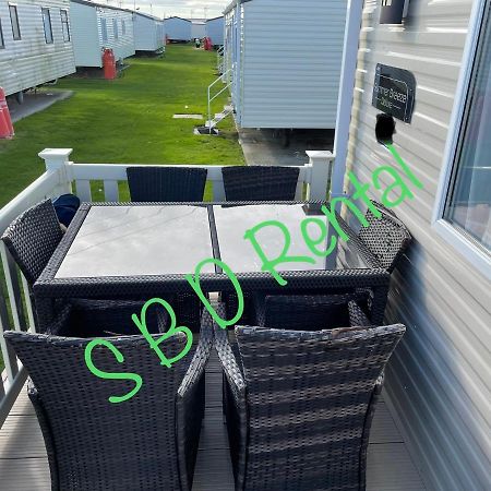 Summer Breeze Deluxe Caravan Rental Saint Osyth Εξωτερικό φωτογραφία