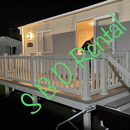 Summer Breeze Deluxe Caravan Rental Saint Osyth Εξωτερικό φωτογραφία