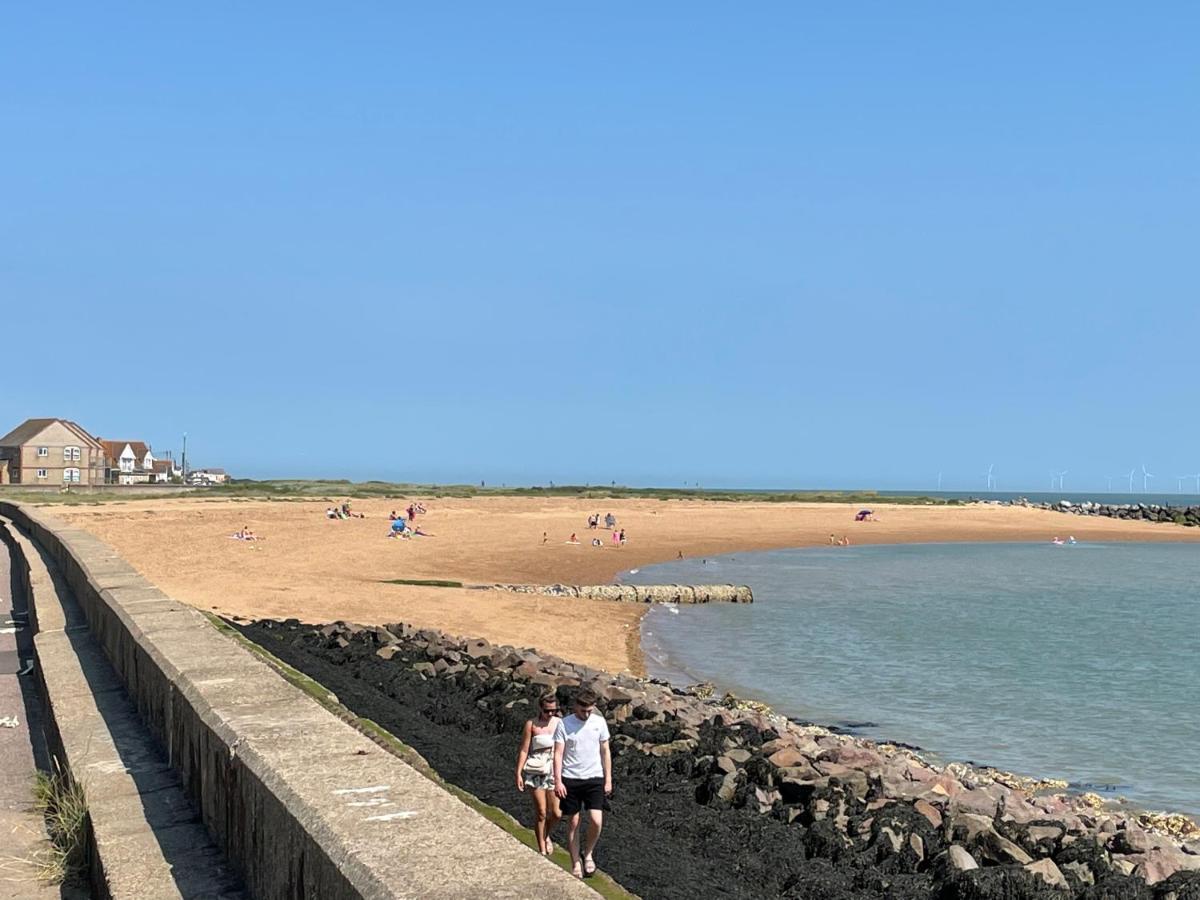 Summer Breeze Deluxe Caravan Rental Saint Osyth Εξωτερικό φωτογραφία
