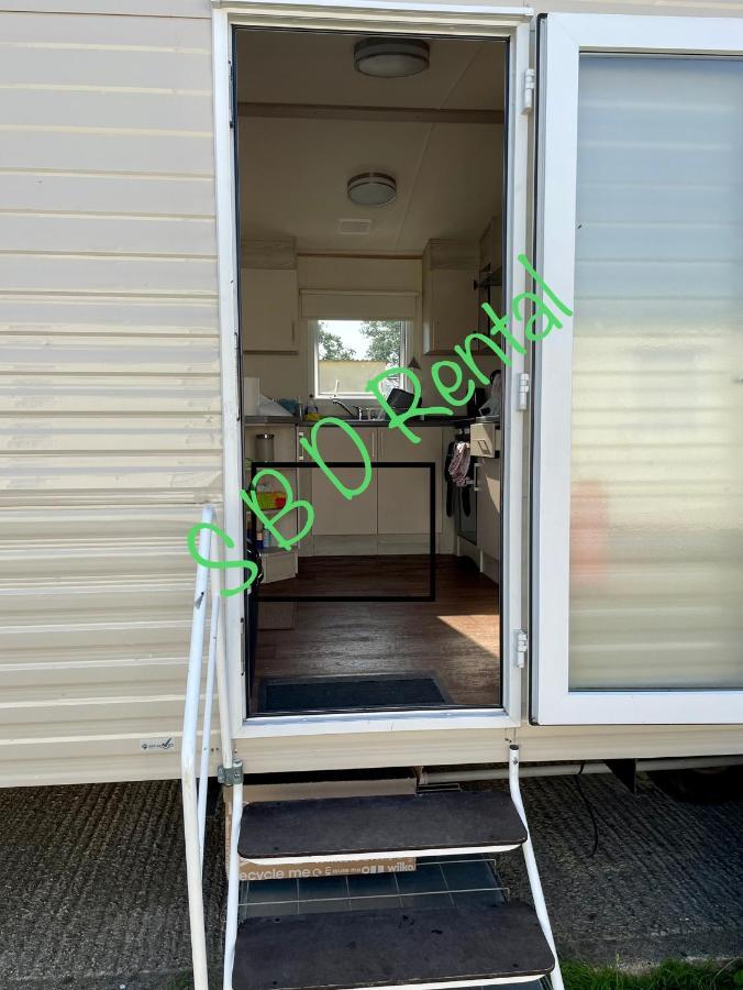 Summer Breeze Deluxe Caravan Rental Saint Osyth Εξωτερικό φωτογραφία