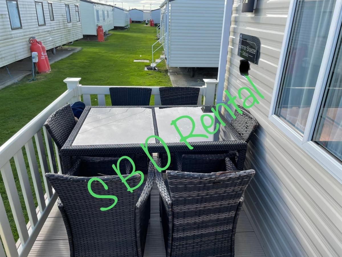 Summer Breeze Deluxe Caravan Rental Saint Osyth Εξωτερικό φωτογραφία