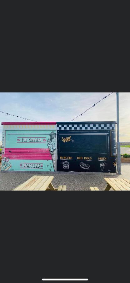 Summer Breeze Deluxe Caravan Rental Saint Osyth Εξωτερικό φωτογραφία